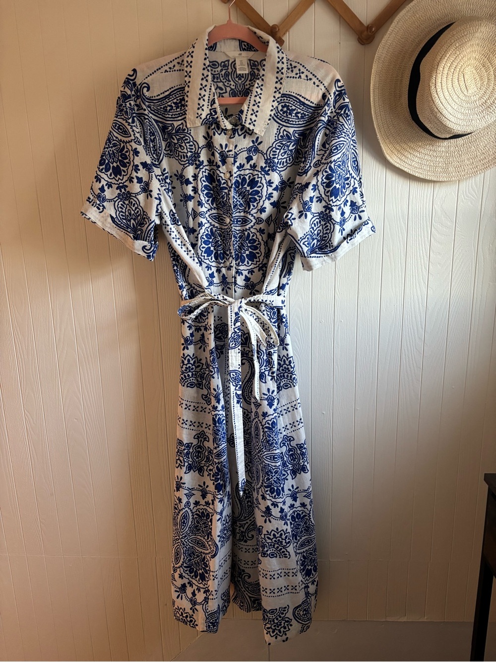 H&M White & Blue Paisley Shirt Dress with Tie Waist